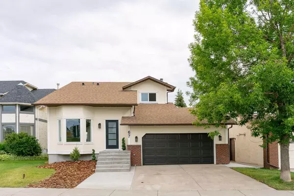 67 Scenic Glen Close Northwest, Calgary, AB T3L 1H8