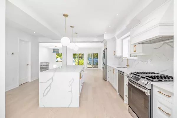 101 Clifton RD, Toronto C10, ON M4T 2G3