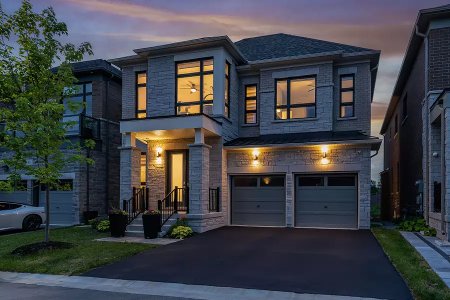 84 Pine Hill CRES, Aurora, ON L4G 3X9