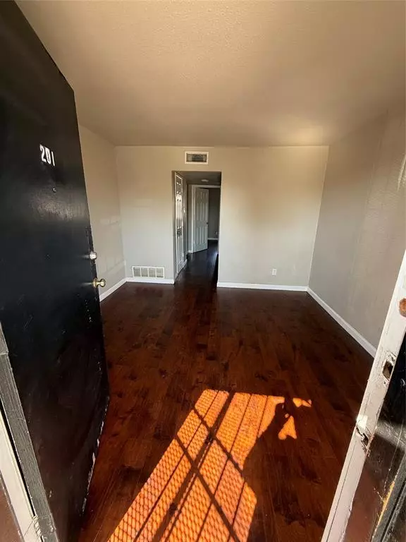 Fort Worth, TX 76104,1015 E Tucker Street #201