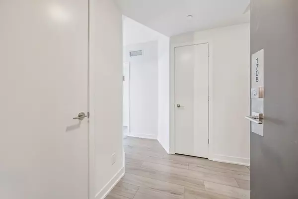 Toronto C07, ON M2N 0L7,15 Ellerslie AVE #1708