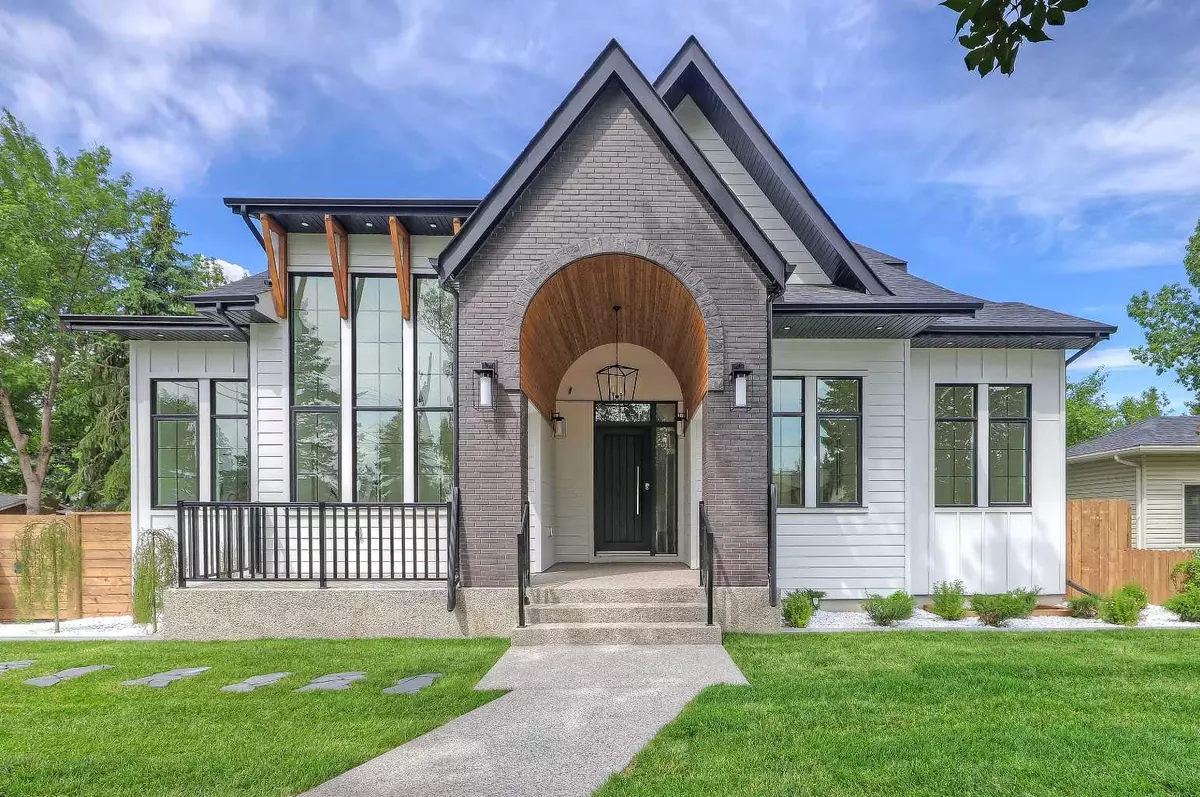 Calgary, AB T3E 4B2,1955 Green Ridge RD Southwest