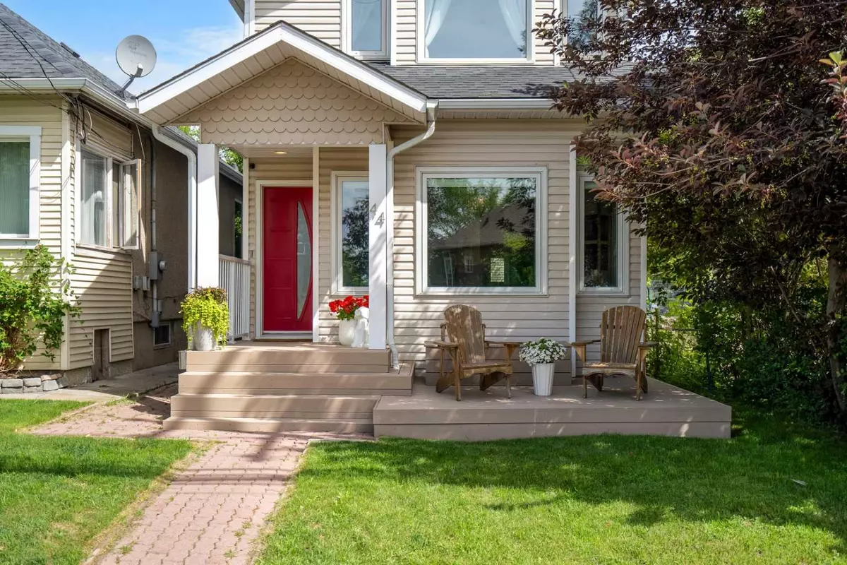 Calgary, AB T2S 2Z2,44 34 AVE SW