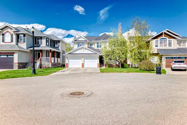 327 Discovery PL SW, Calgary, AB T3H4N7