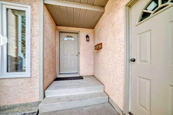 Calgary, AB T1Y 6T3,224 Eldorado PL NE