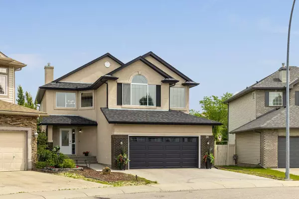 38 Simcoe CRES SW, Calgary, AB T3H 4K6