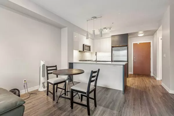 Calgary, AB T3E 8A9,95 Burma Star RD SW #1210
