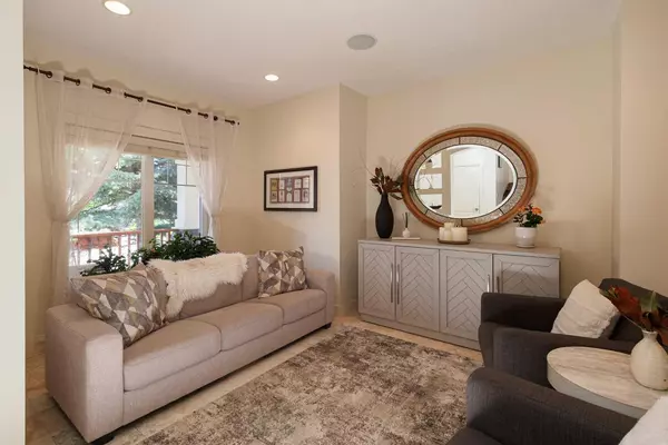 Calgary, AB t3h 5t1,49 Discovery Ridge HTS SW