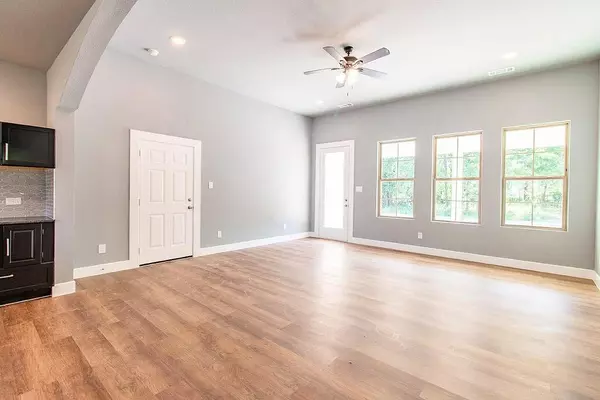 West Tawakoni, TX 75474,212 Navajo Trail