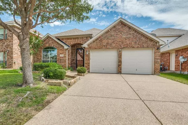 2767 Waterway Drive, Grand Prairie, TX 75054