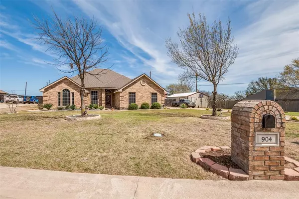 Italy, TX 76651,904 Martin