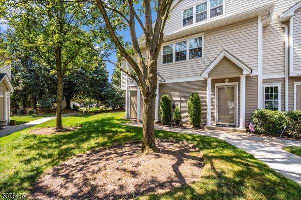 37 Mayer Dr, Clifton City, NJ 07012