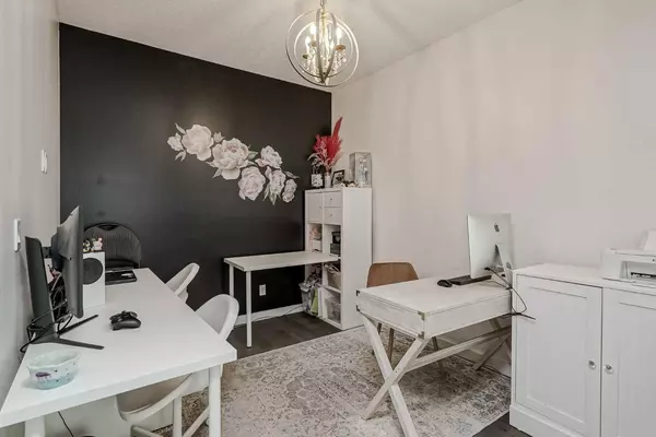 Calgary, AB T3R 0L6,91 Nolanfield CT NW