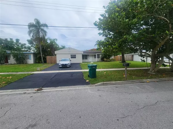 6133 Hogan Creek Rd, Margate, FL 33063