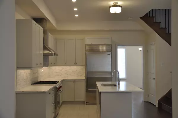 Richmond Hill, ON L4C 4Z2,9382 Bayveiw AVE