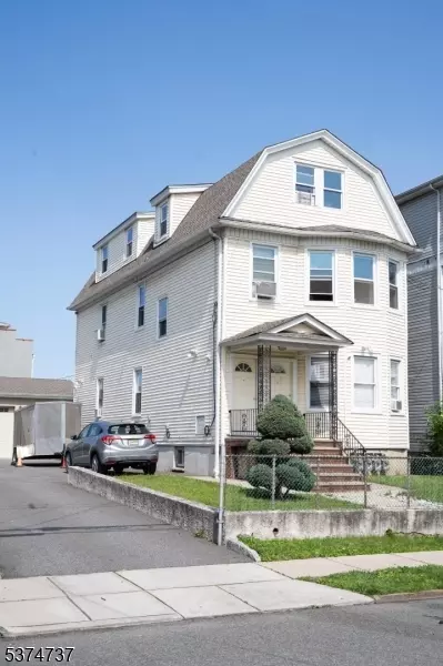513 Maple Ave, Elizabeth City, NJ 07202