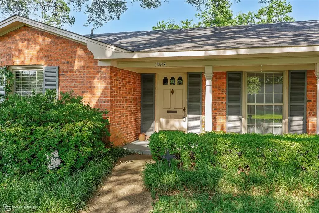 Shreveport, LA 71105,1923 Bermuda Street