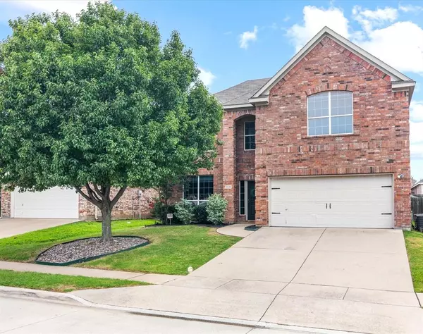 9545 Willow Branch Way, Fort Worth, TX 76036