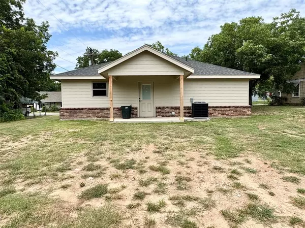 Bowie, TX 76230,803 Hulme Street