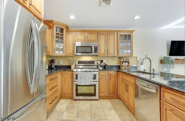 1 Arnold Palmer Ct, Vernon Twp., NJ 07462