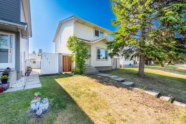 6483 54 ST NE, Calgary, AB T3J 1Z4