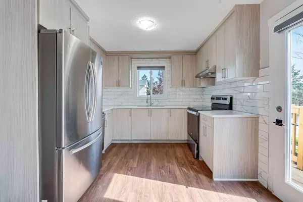 Calgary, AB T3J1P1,84 Castlebrook Rise NE