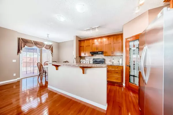 Calgary, AB T3J 0C3,148 Saddlecrest GDNS NE