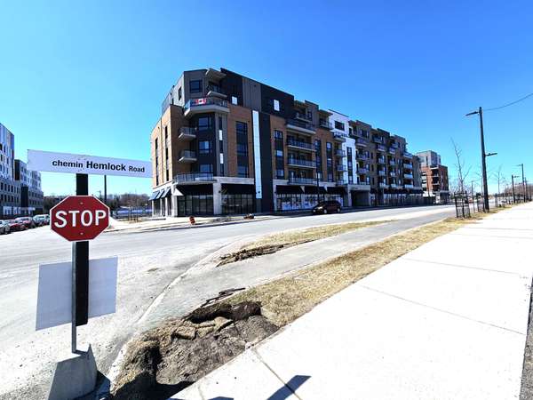 1350 Hemlock RD #212, Manor Park - Cardinal Glen And Area, ON K1K 5C2