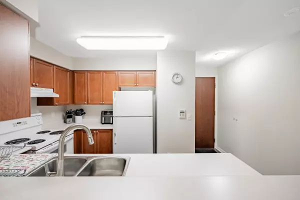Mississauga, ON L5M 6Z9,2545 Erin Centre BLVD #207