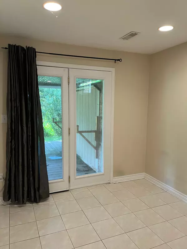 Guelph, ON N1L 0A7,187 Clair RD W #Basement Apartment