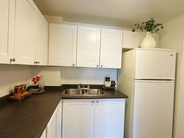 London East, ON N5V 2A2,626 First ST #unit304