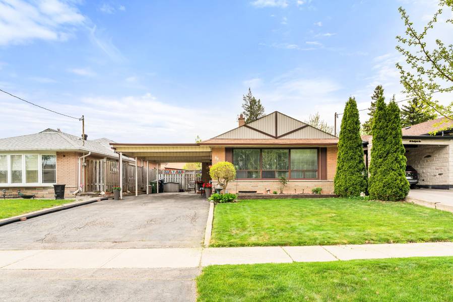 65 Barkwin DR, Toronto W10, ON M9V 2W5
