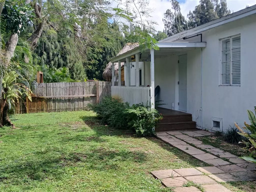 Plantation, FL 33317,5641 W Broward Blvd