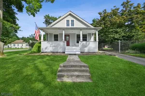 210 W Prospect St, Hackettstown Town, NJ 07840