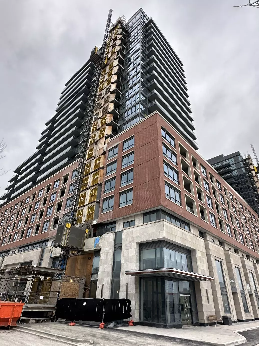 Toronto C11, ON M4G 0C9,33 Frederick Todd WAY #324