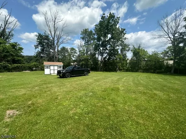 Oxford Twp., NJ 07863,39 Green St