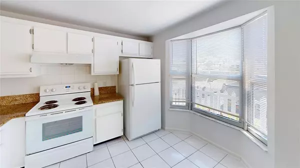 Pompano Beach, FL 33060,17 SW 3rd St #17