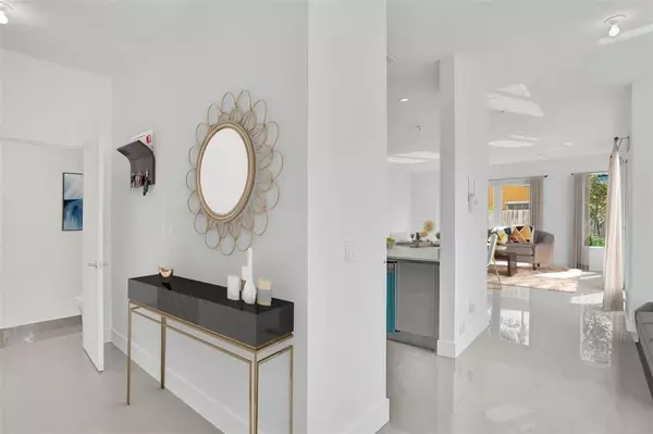 Fort Lauderdale, FL 33304,815 NE 17th Avenue #5
