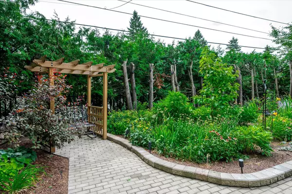 Peterborough South, ON K9J 1B6,256 Sherin AVE