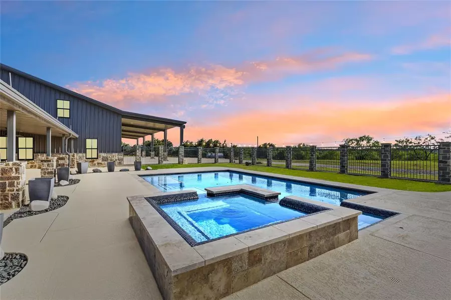 1249 County Road 4680, Boyd, TX 76023