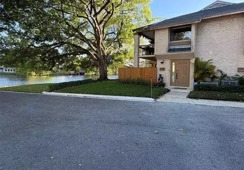 148 Wimbledon Lake Dr, Plantation, FL 33324