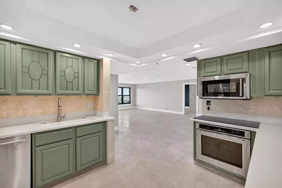3200 N Port Royale Dr N #1205, Fort Lauderdale, FL 33308