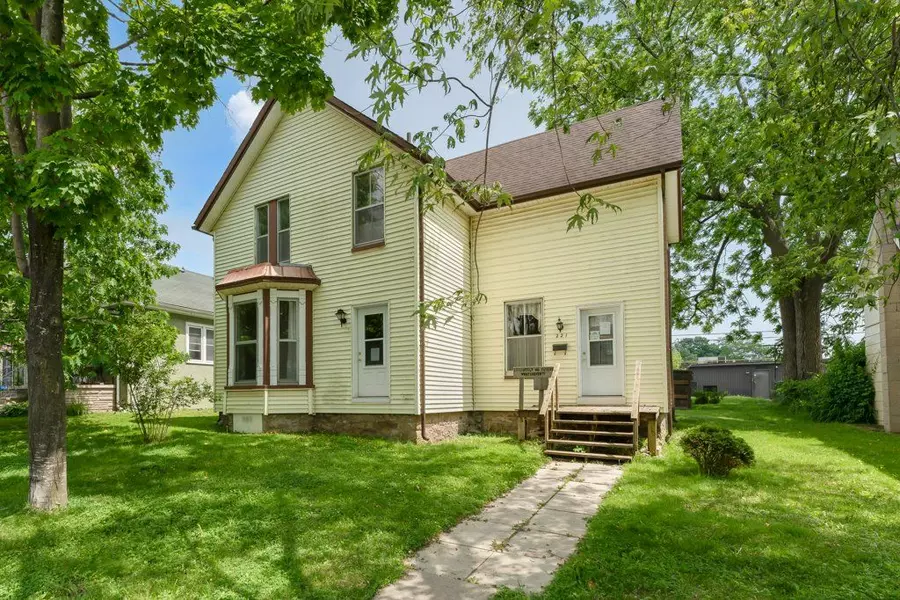 221 Garden ST, Gananoque, ON K7G 1J3