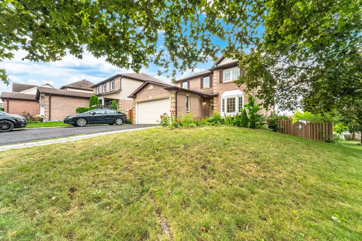 Ajax, ON L1T 3B6,12 Coomer CRES