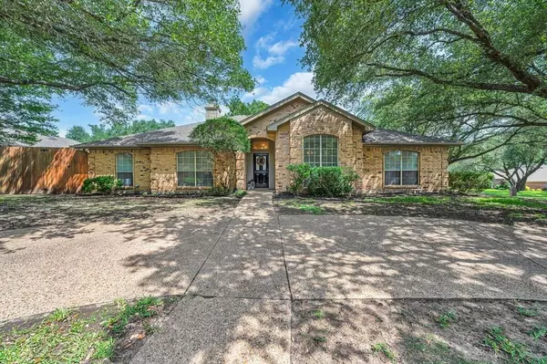 11001 Ridge Point Drive, Woodway, TX 76712