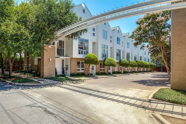 4060 Travis Street #18, Dallas, TX 75204