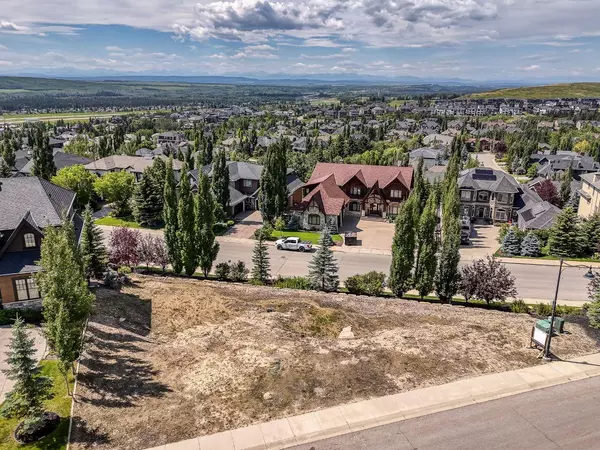 Calgary, AB T3H 3X3,7695 Elkton DR SW