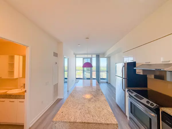 Toronto C15, ON M2K 0B3,29 Singer CT #1806
