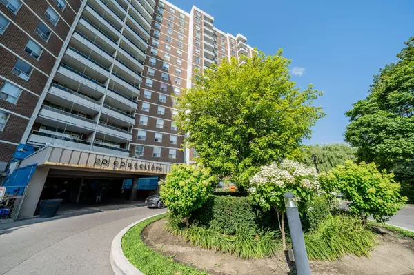 Toronto C11, ON M3C 3A4,20 Edgecliff Golfway #1218