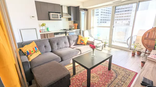 Toronto C03, ON M4R 0A2,58 Orchard View BLVD #708